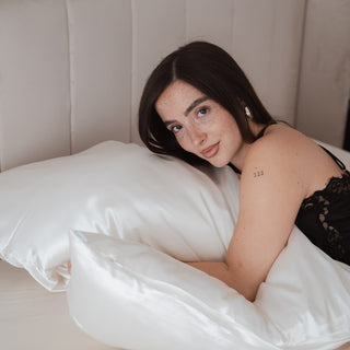 Taie d'oreiller en satin blanc