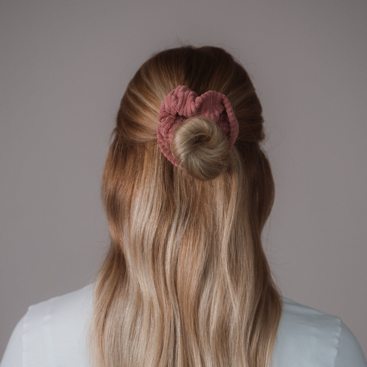 Claide Aurelie Scrunchie Frisur - Foto 7