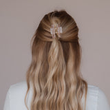 Une pince à cheveux