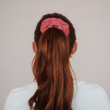 Claide Penélope Scrunchie Frisur - Bild 7