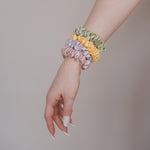Ein Hauch von Luxus für Ihre Frisur: Das Beryl Scrunchie von Claide aus echter Seide